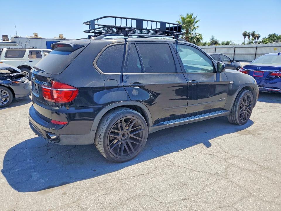 2011 BMW X5 VIN 5UXZV4C55BL403897 COPART salvage auction — MINOR DENT/SCRATCHES, Ca - Dis/Dlr/Exp Only Clean Title, sold $525 on 2026-07-31 (photo 3)