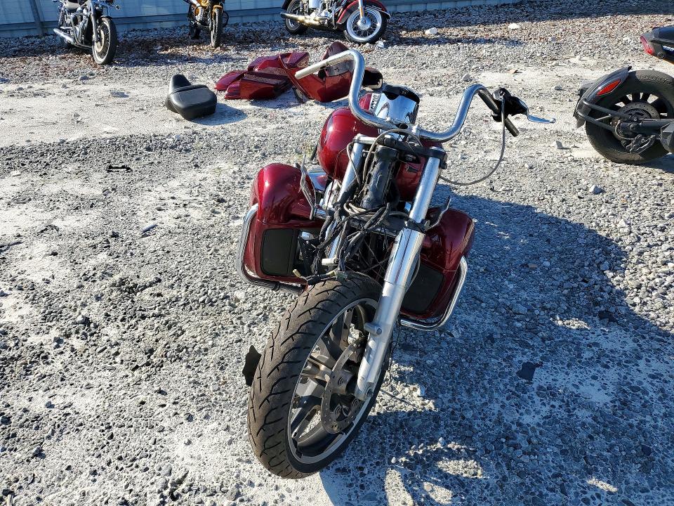 2017 Harley-davidson Fltrxs VIN 1HD1KTC14HB642627 COPART salvage auction — ALL OVER, Ga - Cert Of Title-Salvage, sold $1,650 on 2026-07-02 (photo 2)