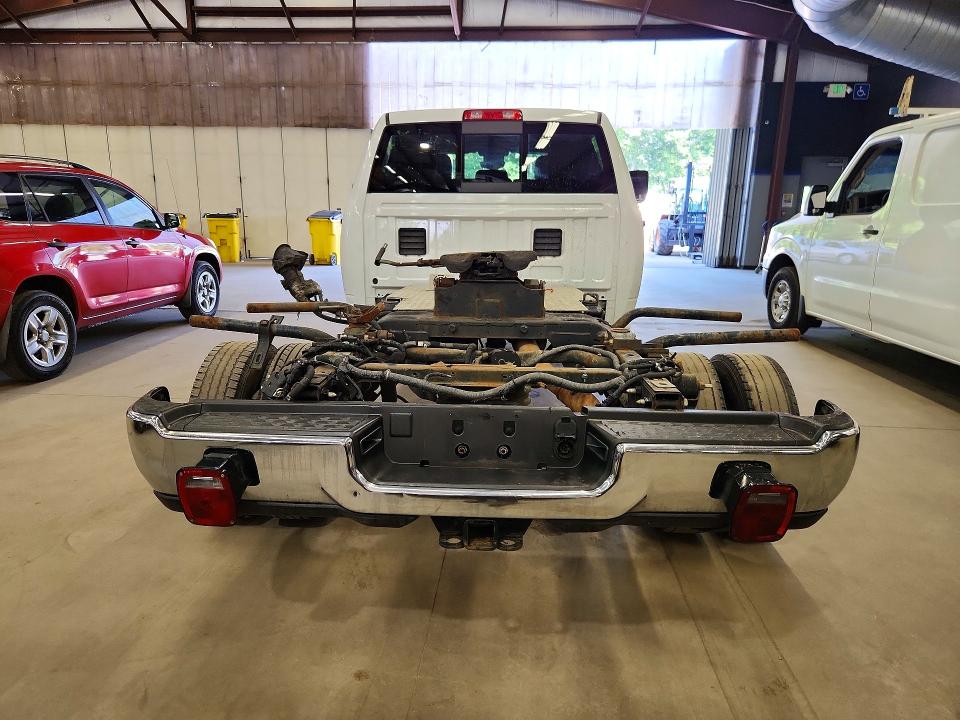 2022 Ram 3500 VIN 3C63RRGL7NG135588 COPART salvage auction — MINOR DENT/SCRATCHES, MA - CERTIFICATE OF TITLE (P), sold $10,600 on 2026-07-30 (photo 6)
