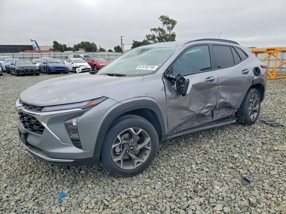 2025 Chevrolet Trax VIN KL77LHEP3SC137295 COPART salvage auction — FRONT END, CA - SALVAGE CERTIFICATE, sold $3,000 on 2026-07-30 (photo 1)