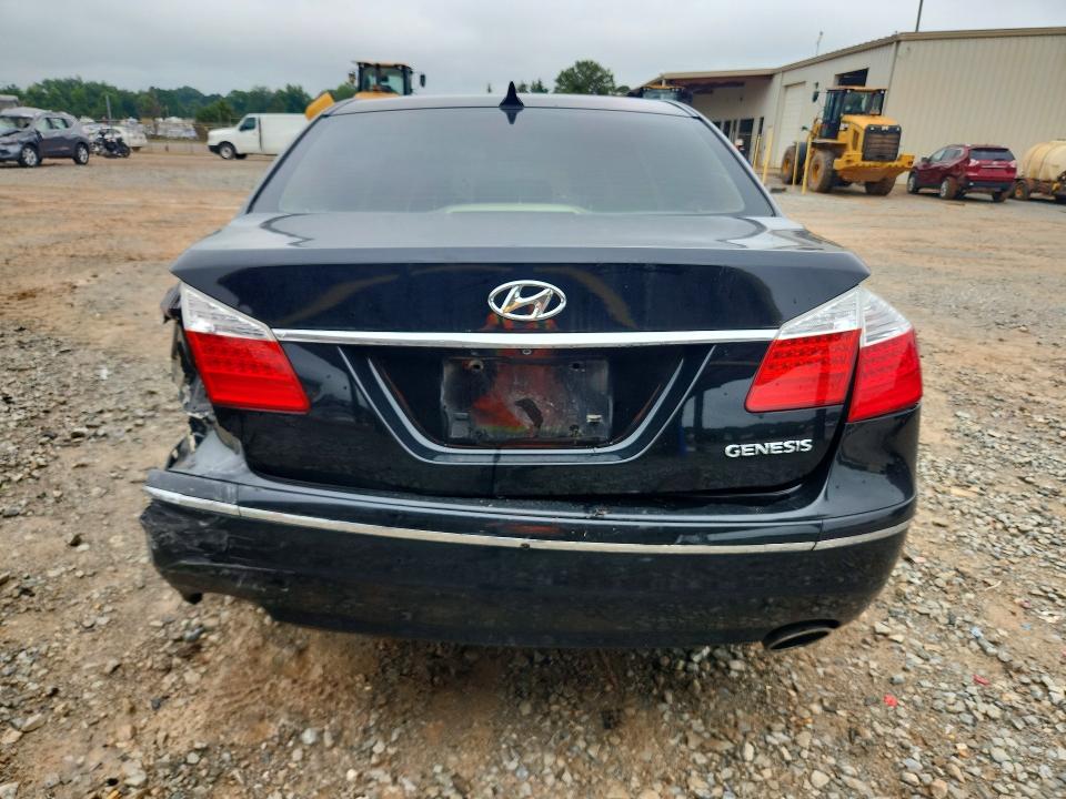 2011 Hyundai Genesis VIN KMHGC4DE3BU135063 COPART salvage auction — REAR END, Al - Cert Of Title-Salvage Title, sold $600 on 2026-07-08 (photo 6)