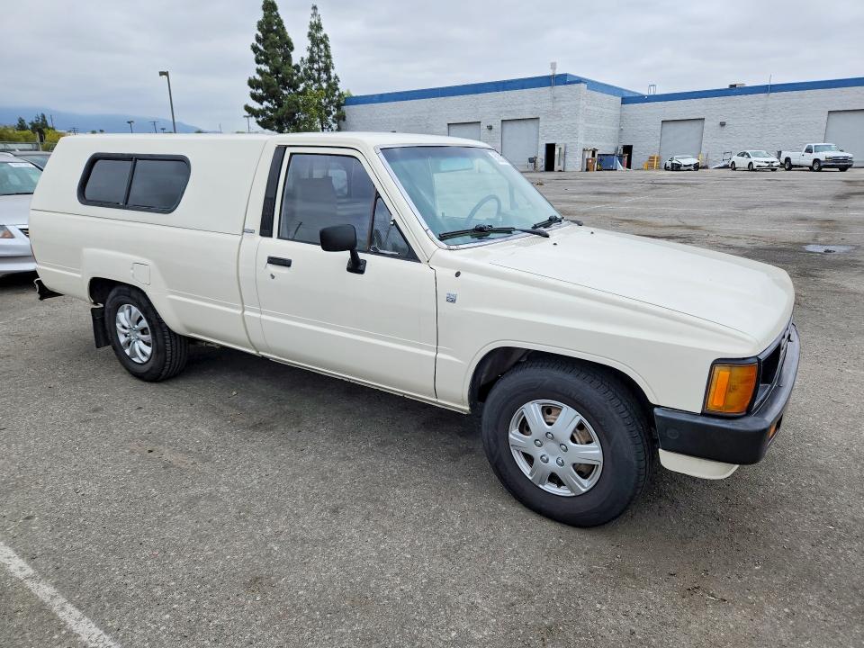 1984 Toyota Pickup VIN JT4RN55E5E5015064 COPART salvage auction — NORMAL WEAR, CA - APP FOR DUP CLEAN OR AC, sold $1,100 on 2026-07-30 (photo 4)