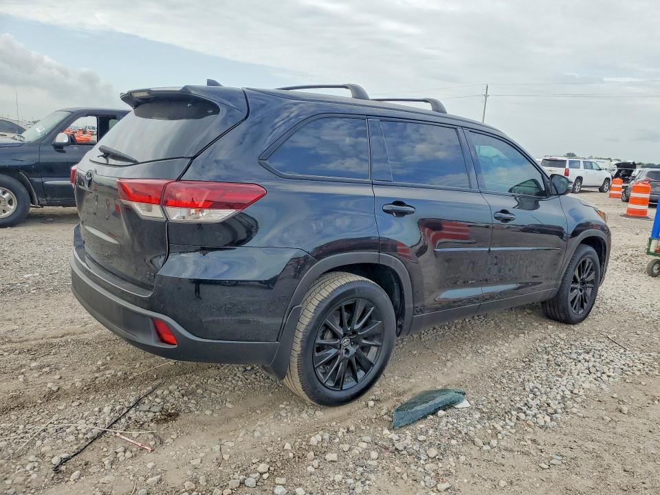 2019 Toyota Highlander VIN 5TDKZRFH4KS313150 COPART salvage auction — MINOR DENT/SCRATCHES, Tx - Certificate Of Title, sold $8,800 on 2026-07-09 (photo 3)