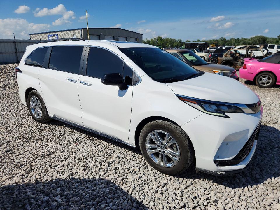 2022 Toyota VIN 5TDXSKFC2NS070206 COPART salvage auction — HAIL, MO - SALVAGE CERTIFICATE OF TITLE, sold $10,100 on 2026-07-29 (photo 4)
