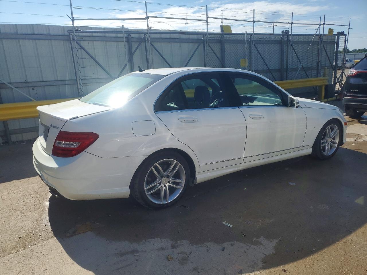 2013 Mercedes-Benz C-Class VIN WDDGF8AB8DR264537 COPART salvage auction — Normal Wear, KY - CERT OF TITLE-REBUILT VEHICLE, sold $2,250 on 2026-07-01 (photo 3)