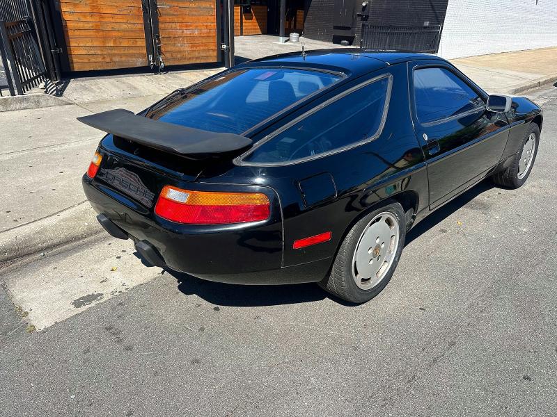 1987 Porsche 928 VIN WP0JB0921HS861805 COPART salvage auction — MINOR DENT/SCRATCHES, Md - Certificate Of Title (P), sold $6,600 on 2026-07-24 (photo 4)