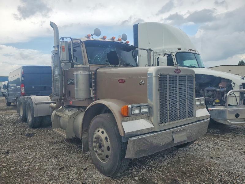 2006 Peterbilt 379 VIN 1XP5DU9X36D893461 COPART salvage auction — INTERIOR BURN, IA - CERT OF TITLE-SALVAGE TITLE, sold $1,400 on 2026-07-10 (photo 1)