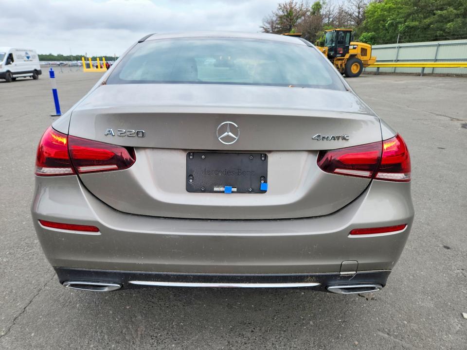 2019 Mercedes-benz A-class VIN WDD3G4FB6KW031333 COPART salvage auction — MINOR DENT/SCRATCHES, WV - CERTIFICATE OF TITLE, sold $14,500 on 2026-07-28 (photo 6)