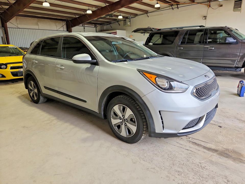 2017 Kia Niro VIN KNDCB3LC4H5080190 COPART salvage auction — MINOR DENT/SCRATCHES, Va - Dealer Only Clean Title (P), sold $3,250 on 2026-07-31 (photo 4)
