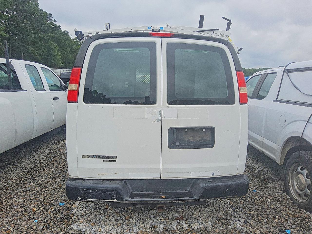 2013 Chevrolet Express 2500 VIN 1GCWGFCA8D1904062 COPART salvage auction — Minor Dent/Scratches, GA - CERTIFICATE OF TITLE, sold $3,300 on 2026-07-09 (photo 6)