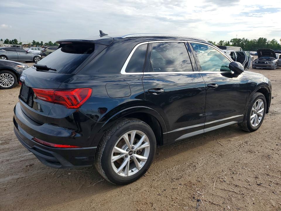 2025 Audi Q3 VIN WA1DECF35S1062409 COPART salvage auction — WATER/FLOOD, Fl - Cert Of Title-Slvg Rebld Flood, sold $14,200 on 2026-07-07 (photo 3)