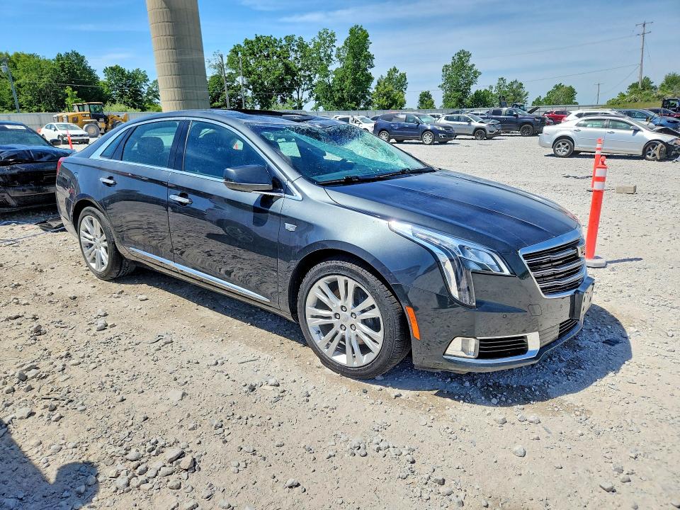 2018 Cadillac Xts VIN 2G61M5S36J9127424 COPART salvage auction — ROOF, Il - Salvage Certificate, sold $4,750 on 2026-07-30 (photo 4)