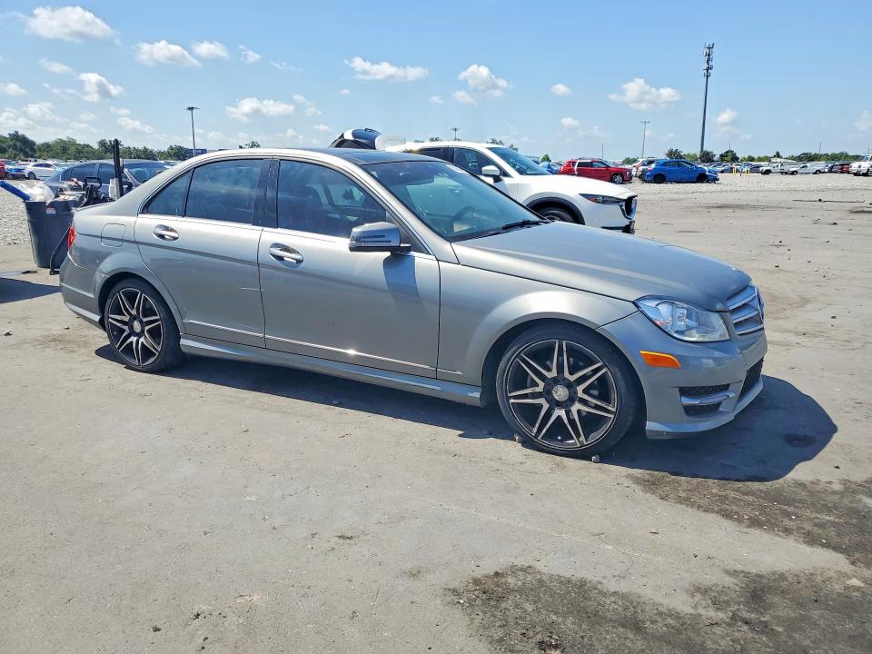 2013 Mercedes-benz C-klasse VIN WDDGF4HB6DR296384 COPART salvage auction — MECHANICAL, Mt - Certificate Of Title, sold $1,000 on 2026-07-13 (photo 4)