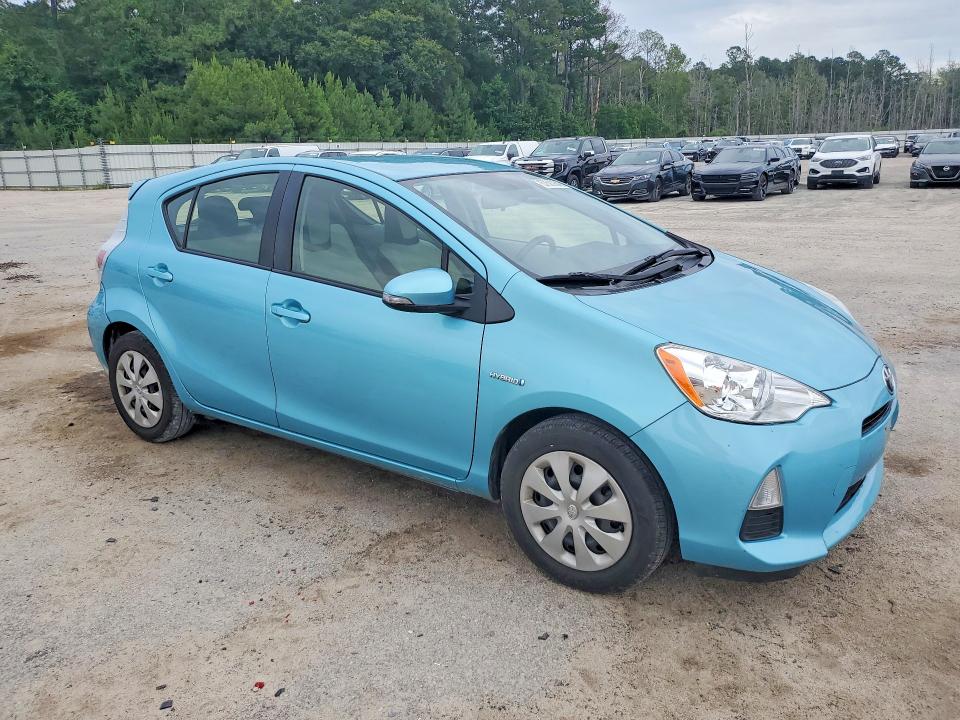 2014 Toyota Prius c VIN JTDKDTB3XE1074100 COPART salvage auction — REAR END, Sc - Cert Of Title-Salvage, sold $2,650 on 2026-07-13 (photo 4)