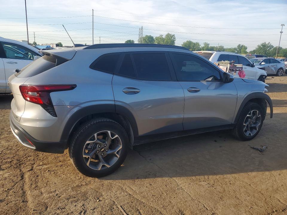 2025 Chevrolet Trax VIN KL77LHEP7SC041461 COPART salvage auction — FRONT END, Mi - Certificate Of Title, sold $6,100 on 2026-07-10 (photo 3)