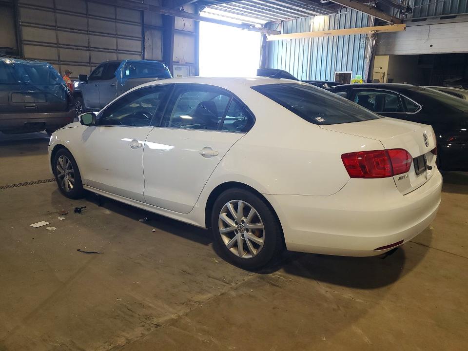 2014 Volkswagen Jetta VIN 3VWD07AJ5EM371092 COPART salvage auction — FRONT END, IL - SALVAGE CERTIFICATE, sold $925 on 2026-08-05 (photo 2)