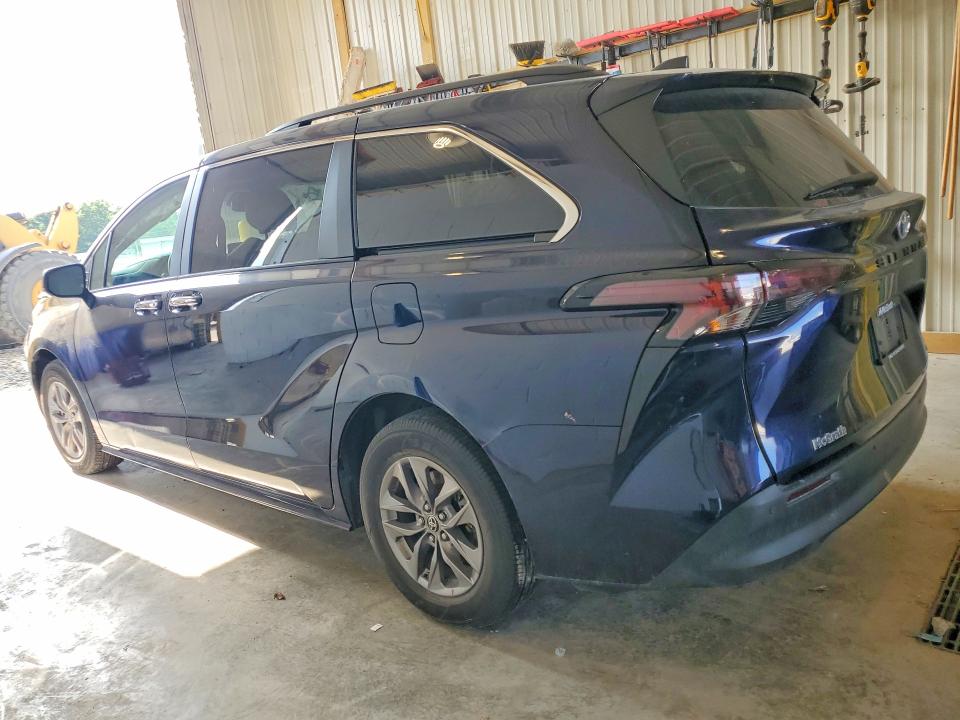 2023 Toyota Sienna VIN 5TDYRKEC4PS172742 COPART salvage auction — FRONT END, Mo - Salvage Certificate Of Title, sold $10,700 on 2026-07-28 (photo 2)