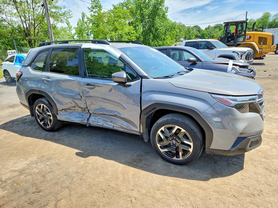 2025 Subaru Forester VIN JF2SLDNC8SH565340 COPART salvage auction — SIDE, Nj - Cert Of Title-Salvage, sold $9,100 on 2026-07-09 (photo 4)
