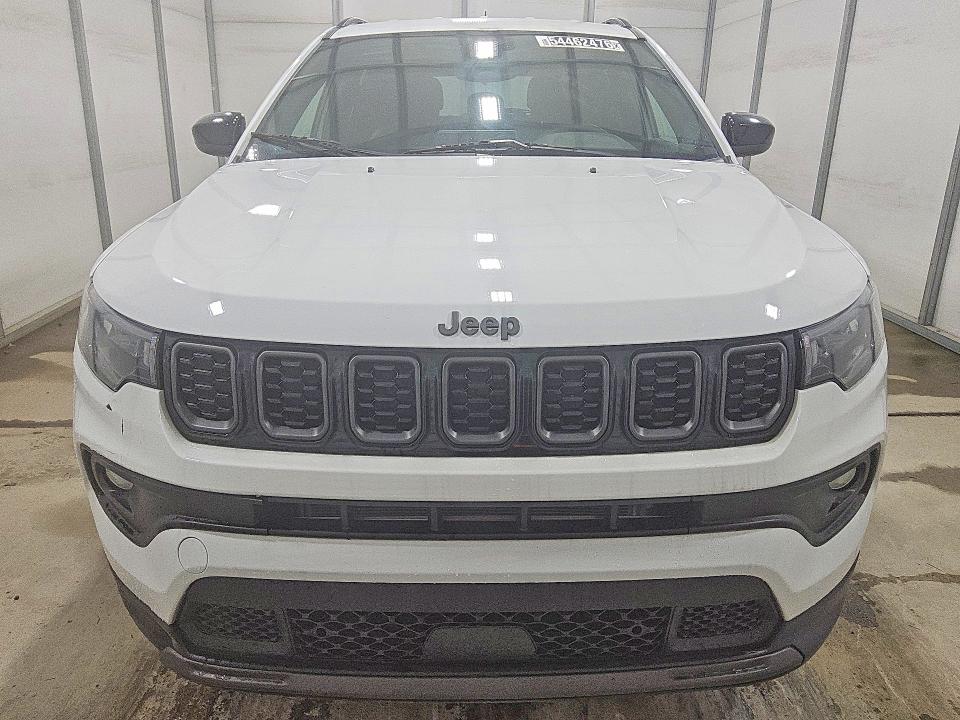 2025 Jeep Compass VIN 3C4NJDBN4ST586937 COPART salvage auction — MINOR DENT/SCRATCHES, GA - CERTIFICATE OF TITLE, sold $16,800 on 2026-08-27 (photo 5)