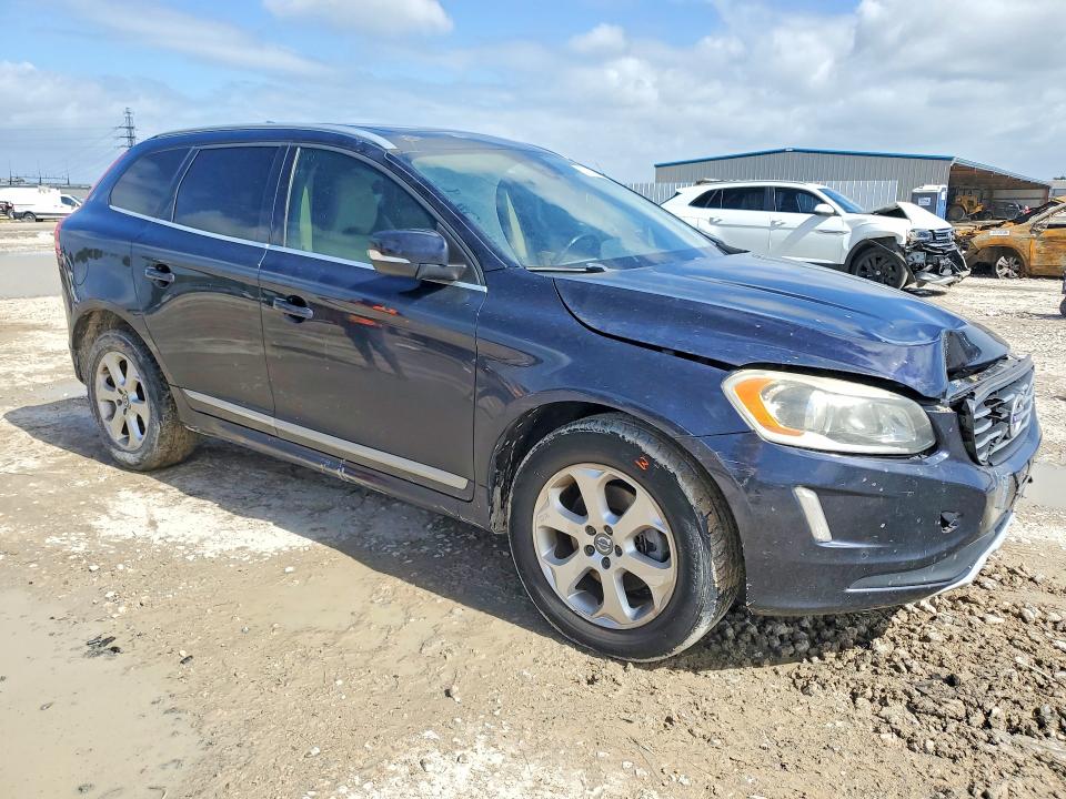2016 Volvo VIN YV440MDK9G2867042 COPART salvage auction — FRONT END, Tx - Salvage Vehicle Title, sold $1,600 on 2026-08-04 (photo 4)