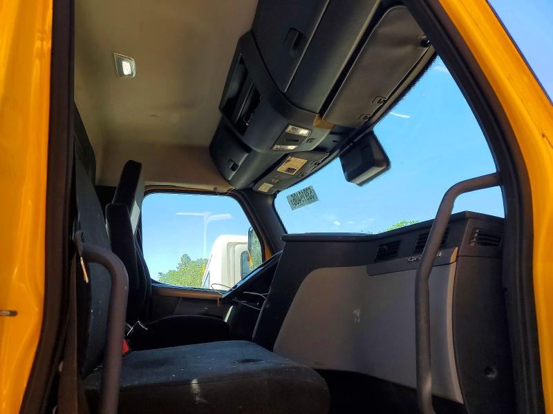 2022 Freightliner Cascadia 126 VIN 3AKJHLDV9NSMV8837 COPART salvage auction — FRONT END, MA - CERT OF TITLE-SALVAGE, sold $7,700 on 2026-07-08 (photo 5)