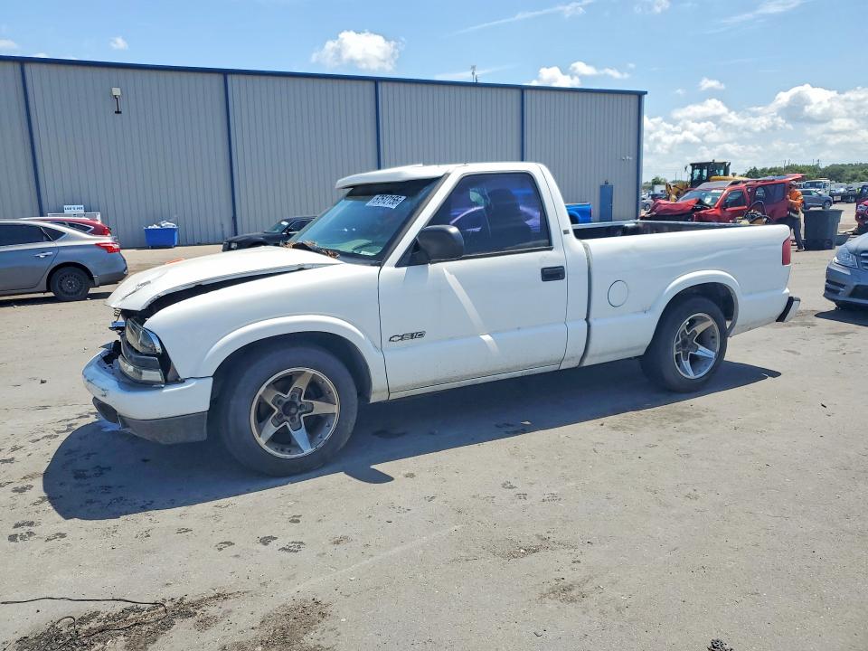 2003 Chevrolet S-10 pickup VIN 1GCCS14X438115176 — COPART salvage auction photo