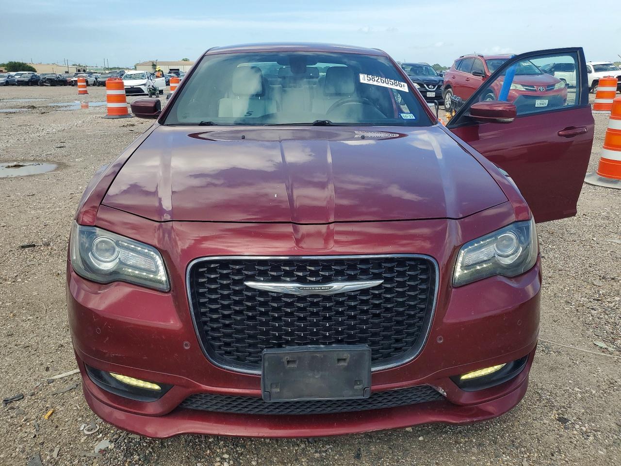 2018 Chrysler 300 VIN 2C3CCABG0JH275146 COPART salvage auction — Minor Dent/Scratches, TX - SALVAGE VEHICLE TITLE, sold $4,050 on 2026-07-09 (photo 5)