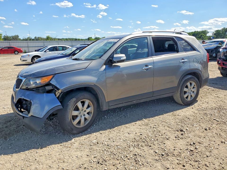 2013 Kia Sorento VIN 5XYKT4A28DG402792 COPART salvage auction — FRONT END, Mo - Salvage Certificate Of Title, sold $100 on 2026-07-28 (photo 1)