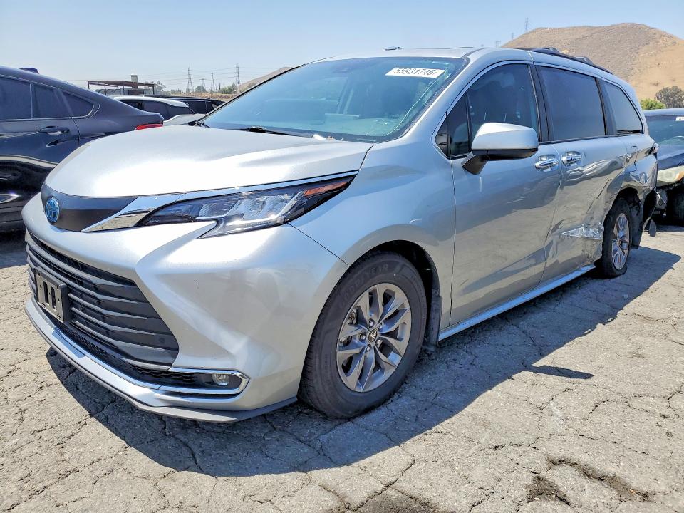 2022 Toyota Sienna VIN 5TDYRKEC2NS132589 COPART salvage auction — SIDE, Ca - Salvage Certificate, sold $12,700 on 2026-07-16 (photo 1)