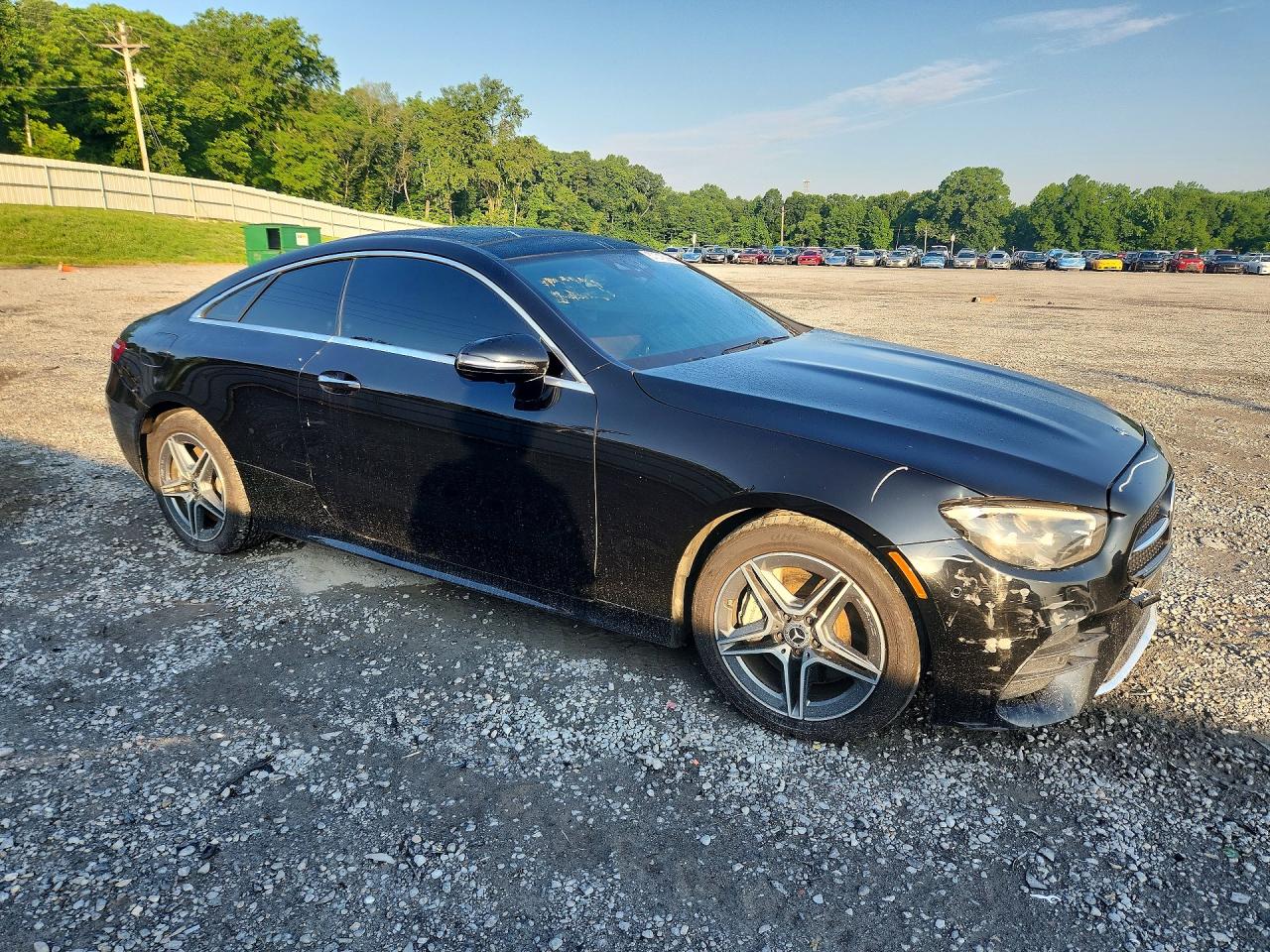 2021 Mercedes-benz E-klasse VIN W1K1J5KB8MF151867 COPART salvage auction — Side, NC - DEALER ONLY CLEAN TITLE (P), sold $20,800 on 2026-08-19 (photo 4)