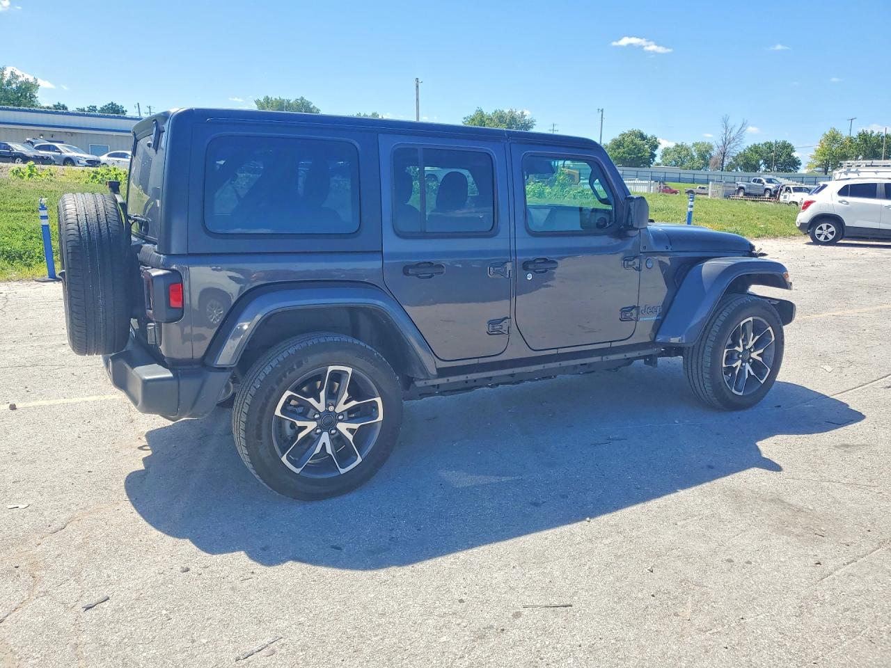 2024 Jeep Wrangler VIN 1C4RJXN66RW186759 COPART salvage auction — Normal Wear, MO - CERTIFICATE OF TITLE, sold $18,000 on 2026-07-09 (photo 3)