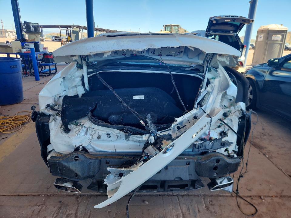 2017 BMW 6er VIN WBA6H5C5XHGJ88257 COPART salvage auction — REAR END, Az - Cert Of Title - Salvage, sold $375 on 2026-07-28 (photo 6)
