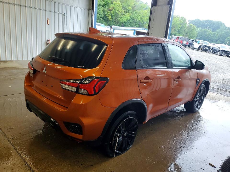 2024 Mitsubishi Outlander VIN JA4ARUAU4RU015958 COPART salvage auction — MINOR DENT/SCRATCHES, Wv - Dealer Only Clean Title (P), sold $6,500 on 2026-07-29 (photo 3)