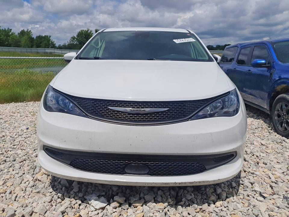 2023 Chrysler Voyager VIN 2C4RC1CG2PR537515 COPART salvage auction — MECHANICAL, In - Certificate Of Title, sold $9,000 on 2026-08-11 (photo 5)