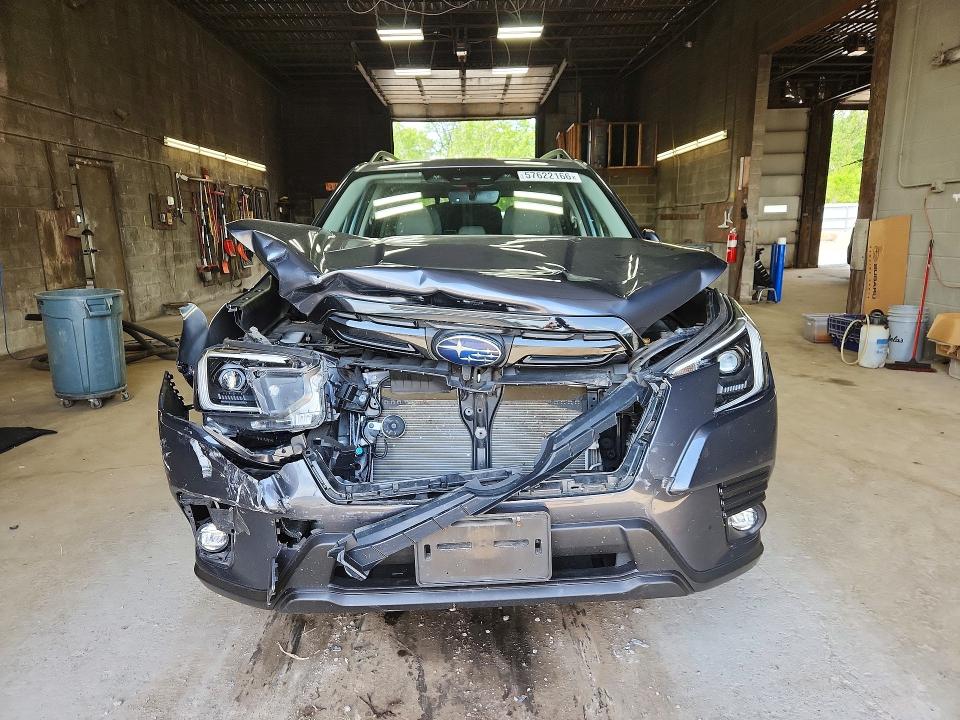 2024 Subaru Forester VIN JF2SKALC7RH463591 COPART salvage auction — REAR END, Ny - Mv-907A Salvage Certificate, sold $2,800 on 2026-07-20 (photo 5)