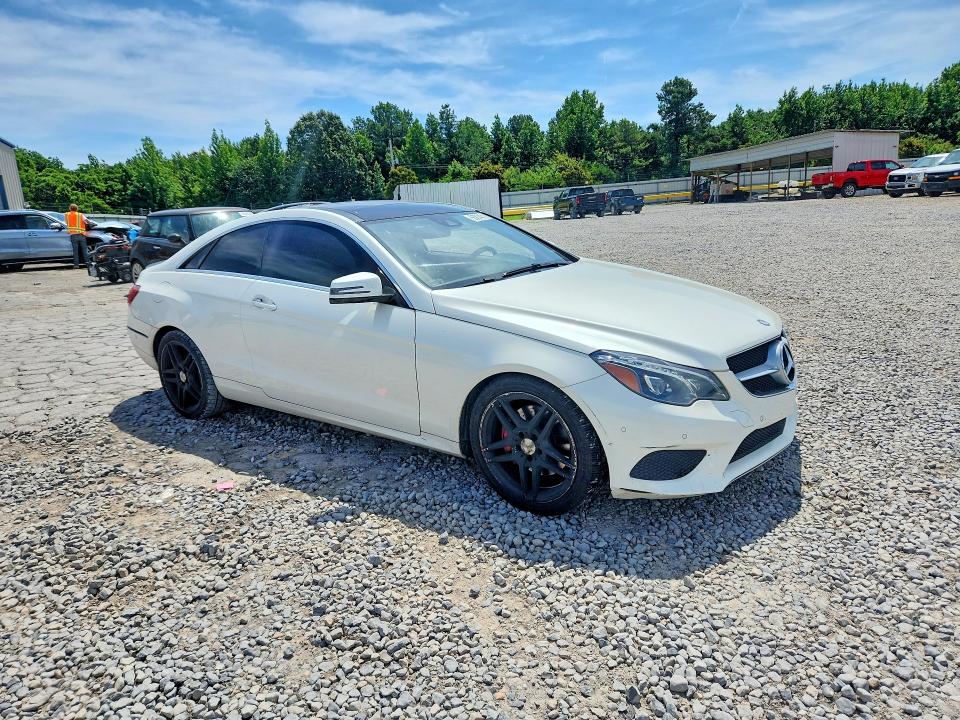 2014 Mercedes-benz E-klasse VIN WDDKJ8JB8EF233493 COPART salvage auction — REAR END, TN - SALVAGE CERTIFICATE, sold $2,500 on 2026-07-09 (photo 4)