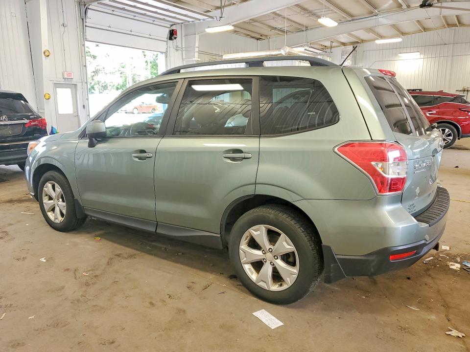 2015 Subaru VIN JF2SJADC4FH584690 COPART salvage auction — MINOR DENT/SCRATCHES, Salvage Title, sold $625 on 2026-07-23 (photo 2)