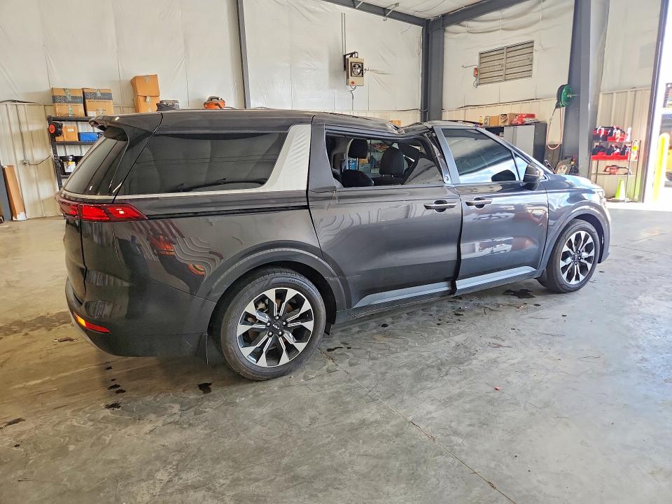 2024 Kia Carnival VIN KNDNC5H33R6442628 COPART salvage auction — ROOF, NC - DEALER ONLY CLEAN TITLE, sold $6,200 on 2026-07-23 (photo 3)