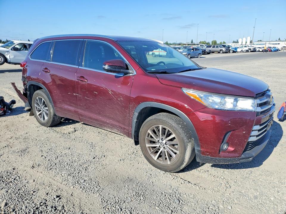 2017 Toyota VIN 5TDJZRFH9HS396885 COPART salvage auction — REAR END, Ca - Salvage Certificate, sold $10,500 on 2026-07-02 (photo 4)