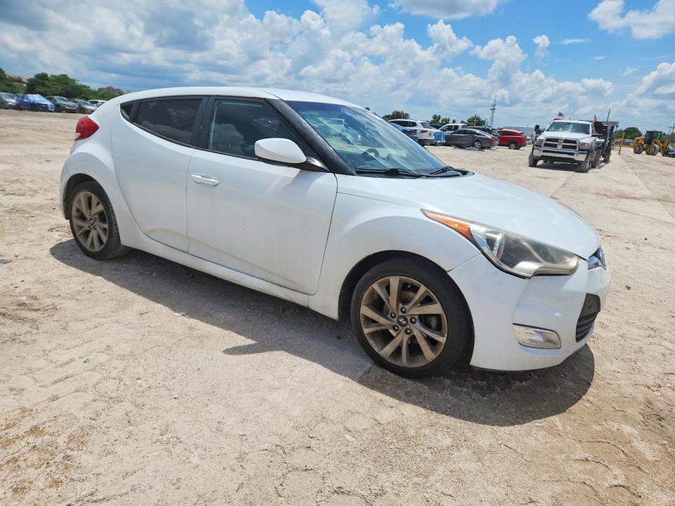 2017 Hyundai Veloster VIN KMHTC6AD8HU310759 COPART salvage auction — MINOR DENT/SCRATCHES, Fl - Certificate Of Title (P), sold $1,500 on 2026-07-09 (photo 4)