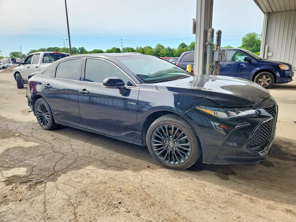 2019 Toyota Avalon hybrid VIN 4T1B21FB4KU001600 COPART salvage auction — REAR END, WV - CERTIFICATE OF TITLE, sold $8,000 on 2026-08-24 (photo 4)