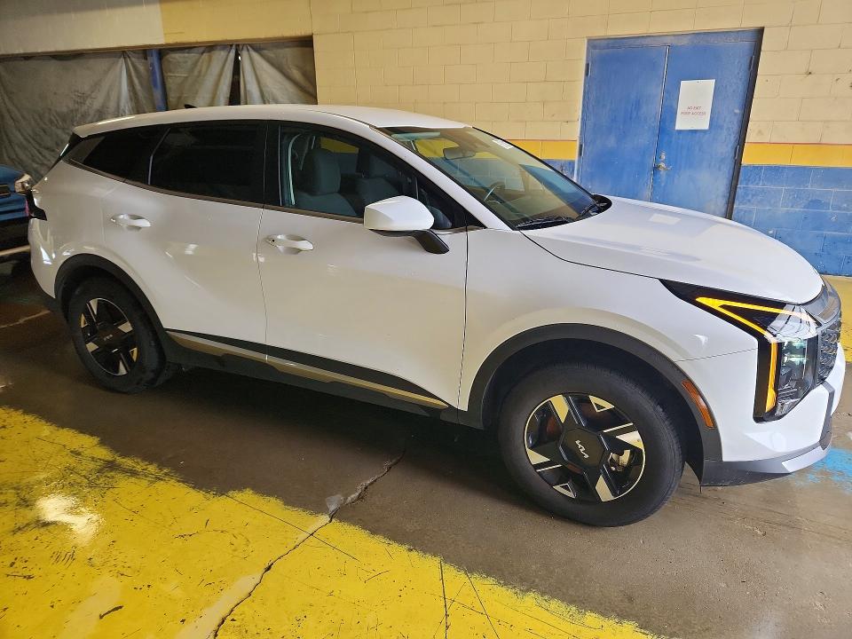 2026 Kia Sportage VIN 5XYK2CDF2TG361957 COPART salvage auction — SIDE, PA - CERT OF TITLE, sold $14,300 on 2026-07-08 (photo 4)