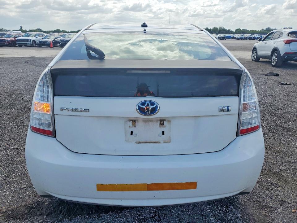 2011 Toyota Prius VIN JTDKN3DU6B5269148 COPART salvage auction — MINOR DENT/SCRATCHES, Fl - Certificate Of Title, sold $2,800 on 2026-07-09 (photo 6)