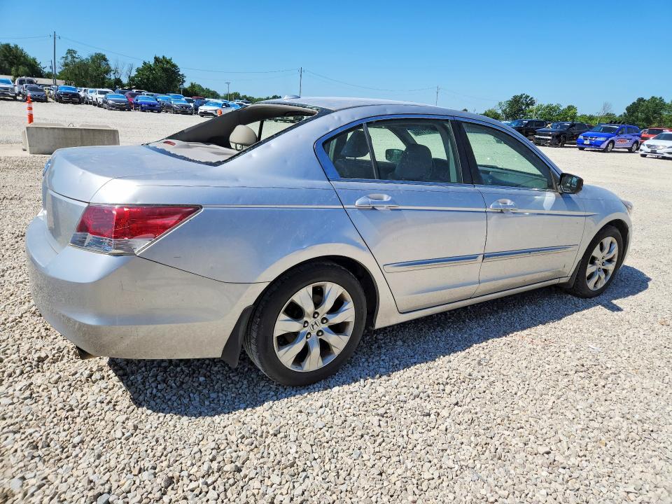 2008 Honda Accord VIN JHMCP268X8C009881 COPART salvage auction — HAIL, Mo - Certificate Of Title, sold $425 on 2026-07-13 (photo 3)
