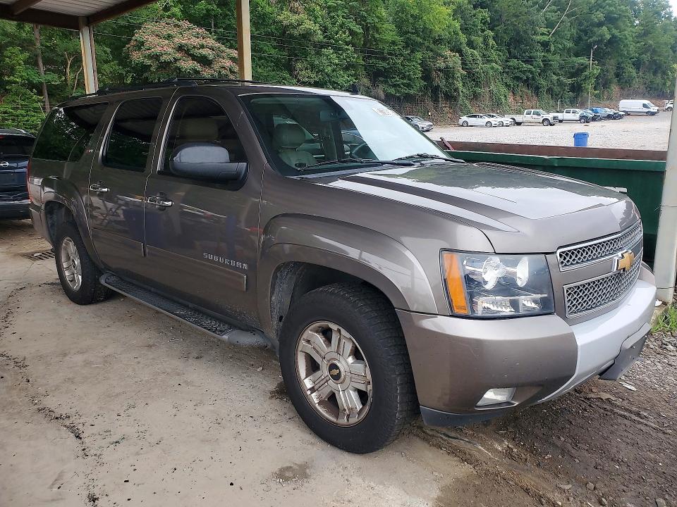 2012 Chevrolet Suburban VIN 1GNSCJE09CR188474 COPART salvage auction — NORMAL WEAR, AL - CERTIFICATE OF TITLE, sold $350 on 2026-07-09 (photo 4)