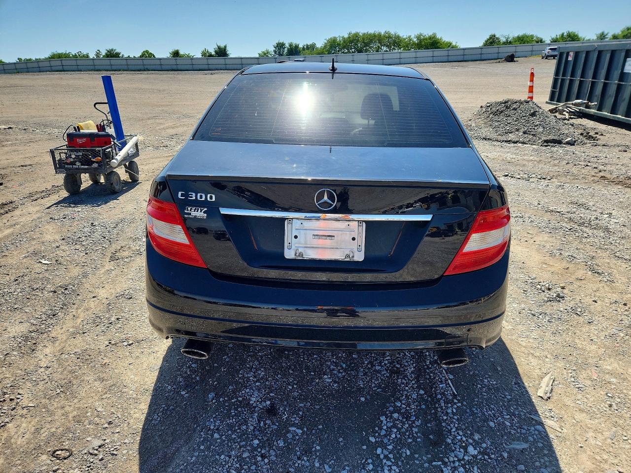 2011 Mercedes-Benz C-Class VIN WDDGF5EBXBA522173 COPART salvage auction — Side, KY - CERT OF TITLE-SALVAGE, sold $350 on 2026-07-02 (photo 6)