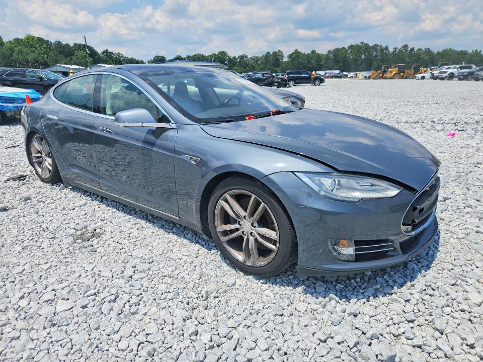 2013 Tesla Model s VIN 5YJSA1CN2DFP05375 COPART salvage auction — MINOR DENT/SCRATCHES, Mt - Certificate Of Title (P), sold $2,050 on 2026-07-23 (photo 4)