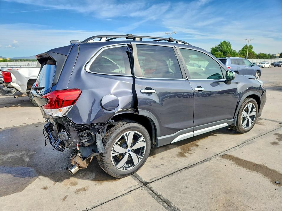 2019 Subaru Forester VIN JF2SKAWC5KH571743 COPART salvage auction — REAR END, Co - Public - Salvage Title, sold $3,350 on 2026-07-13 (photo 3)