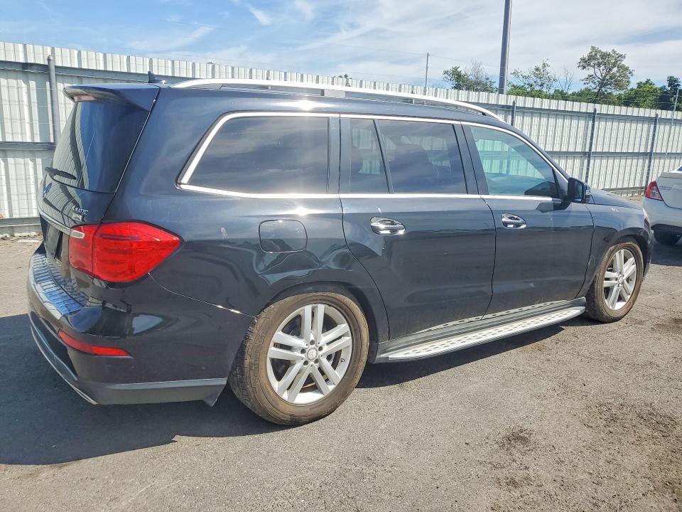 2016 Mercedes-benz Gl-klasse VIN 4JGDF6EE1GA625384 COPART salvage auction — WATER/FLOOD, FL - CERT OF TITLE-SLVG REBLD FLOOD, sold $2,450 on 2026-07-02 (photo 3)