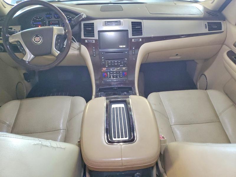 2007 Cadillac Escalade VIN 3GYFK628X7G146951 COPART salvage auction — FRONT END, Il - Salvage Certificate, sold $350 on 2026-07-29 (photo 8)
